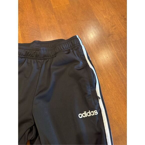 Woman’s adidas joggers size small - Picture 2 of 4